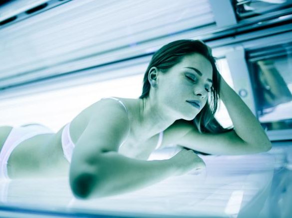 UV tanning in tanning bed
